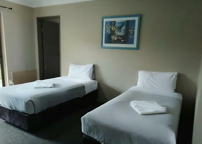 Excelsior Motor Inn